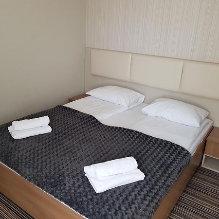 Marina Jastarnia Apartamenty W Budynku Z Basenem الغرفة الصورة