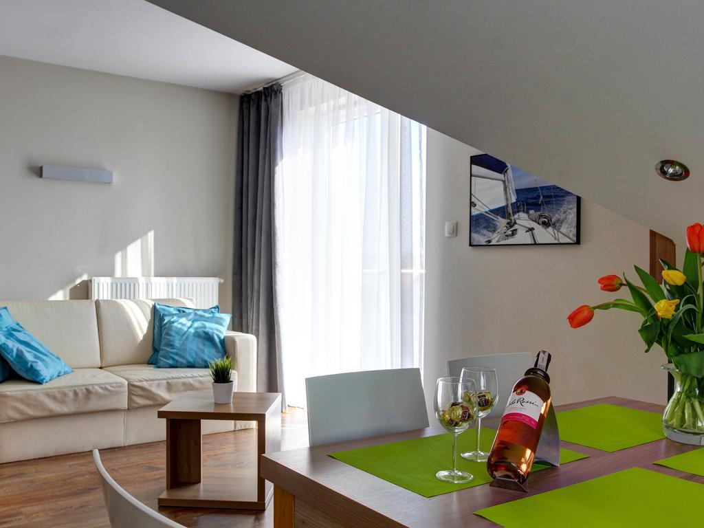 Marina Jastarnia Apartamenty W Budynku Z Basenem المظهر الخارجي الصورة